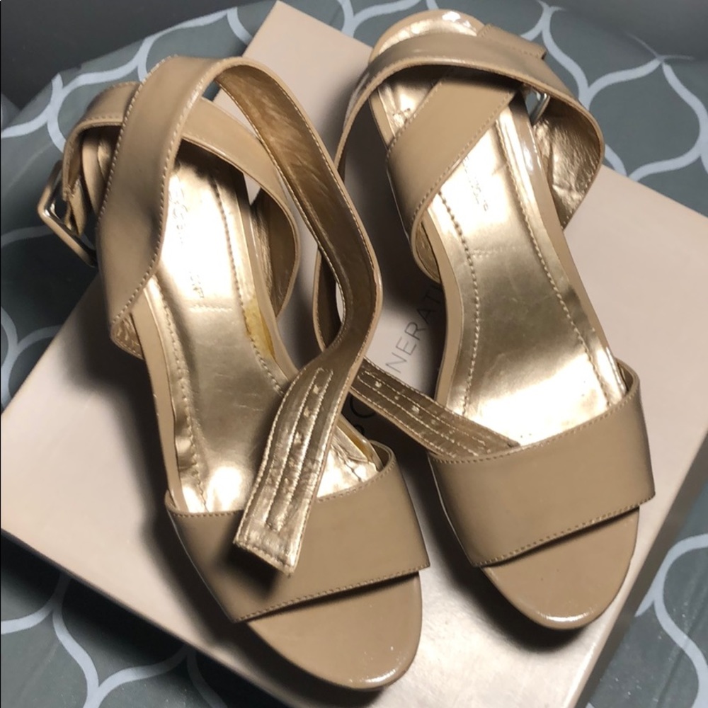 BCBG Nude wedges